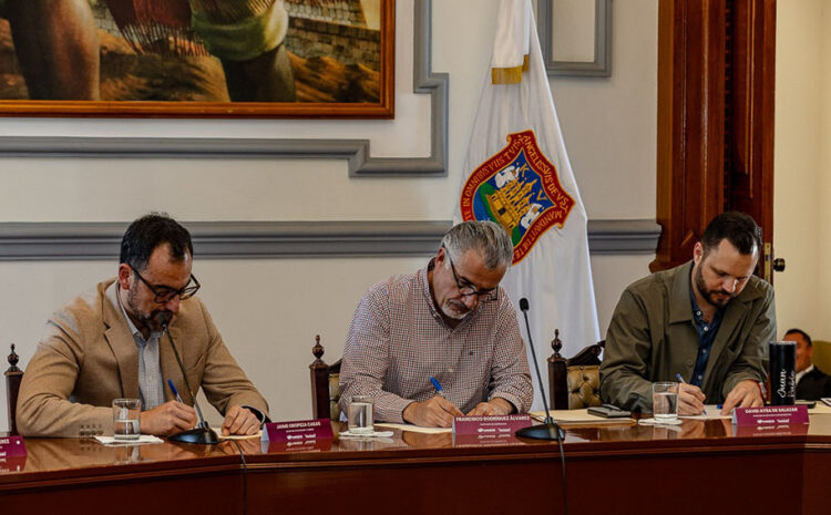 Dialoga secretario de Economía con empresarios turísticos por Estacionamiento Rotativo