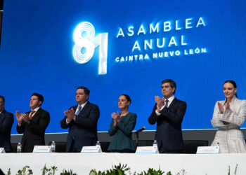 Claudia Sheinbaum invita a las y los empresarios a fortalecer el Plan México durante la 81 asamblea anual de la CAINTRA Nuevo León