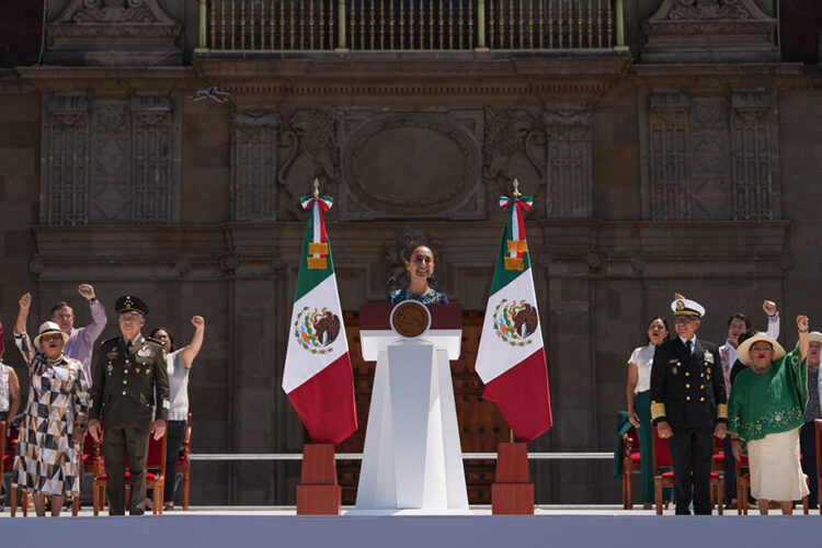 Demostramos que el pueblo de México es mucha pieza; juntas y juntos somos más: Presidenta Claudia Sheinbaum ante más de 350 mil mexicanos y mexicanas en el Zócalo