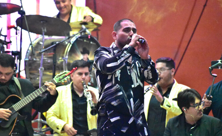 Espectáculos, cultura y tradición en la Feria de Tecomatlán