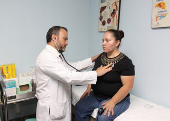 El IMSS te orienta: ¿cómo identificar una urgencia de salud derivada del uso de tabaco y vapeadores?