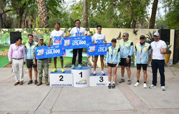 Hesiquio Flores Romero y Fanny Oropeza Vázquez ganadores del Maraton Internacional Lala