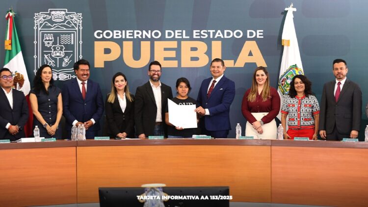 Entrega de escrituras, acto de justicia del Humanismo de Claudia Sheinbaum