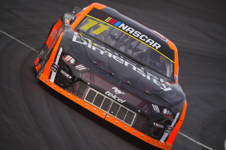 Koke De la Parra se lleva la victoria de Nascar Challenge en Puebla