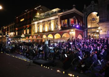 Macroconcierto sinfónico engalanó el Zócalo de la Ciudad en el marco del 494 aniversario de la fundación de Puebla
