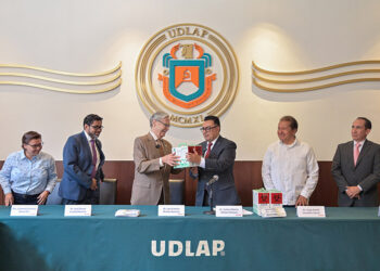 La UDLAP dona cien mil jeringas a la Secretaría de Salud del Gobierno de Puebla