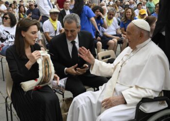 Pepe Chedraui lamenta muerte del Papa Francisco y envía condolencias a todos los católicos