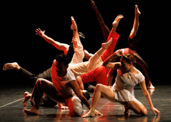Miradas femeninas transforman la danza contemporánea en “Siempre es tiempo de mujeres”