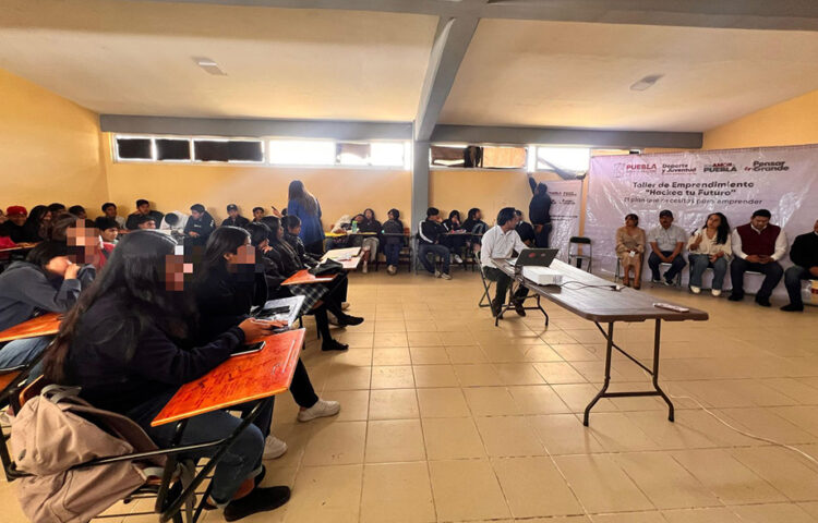Jóvenes se preparan para el futuro mediante talleres de emprendimiento