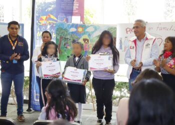 Fomenta SMDIF integración familiar mediante concurso de dibujo “la familia es amor”