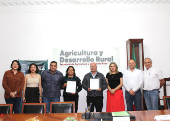 Firma del convenio marco de colaboración entre el ICATEP y SADR