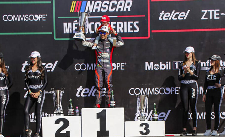 Gana Xavi Razo tercera fecha de NASCAR México en Puebla