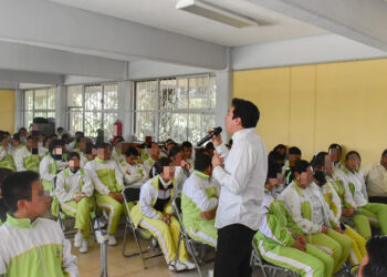 Deporte y Juventud imparte talleres para educación financiera