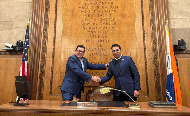 Impulsa Néstor Camarillo mayor participación política de la comunidad migrante