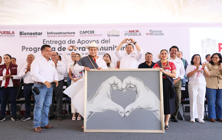 Gobierno de Puebla concreta 41 proyectos de obra comunitaria en Xicotepec