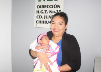 Médicos del IMSS Chihuahua salvan vida de madre y bebé al extirpar tumor de más de 2 kilos