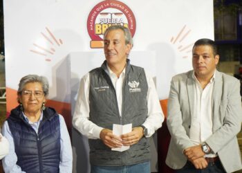 Puebla Brilla llega a Maravillas, con Pepe Chedraui el fraccionamiento cuenta con alumbrado LED al 100%