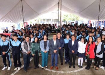 Con Feria de Universidades, acerca Armando Aguirre oferta educativa en Coronango