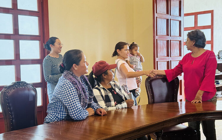 Apoyan a comedores escolares en Ahuatempan