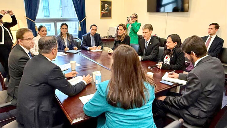 Senadores de México en busca de eliminar impuestos a remesas