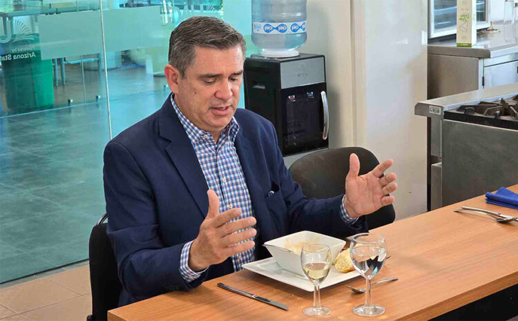 Sorprende a tus invitados con estas reglas de etiqueta en la mesa