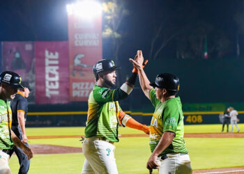Leones de Yucatán le propina derrota a Pericos 13-8