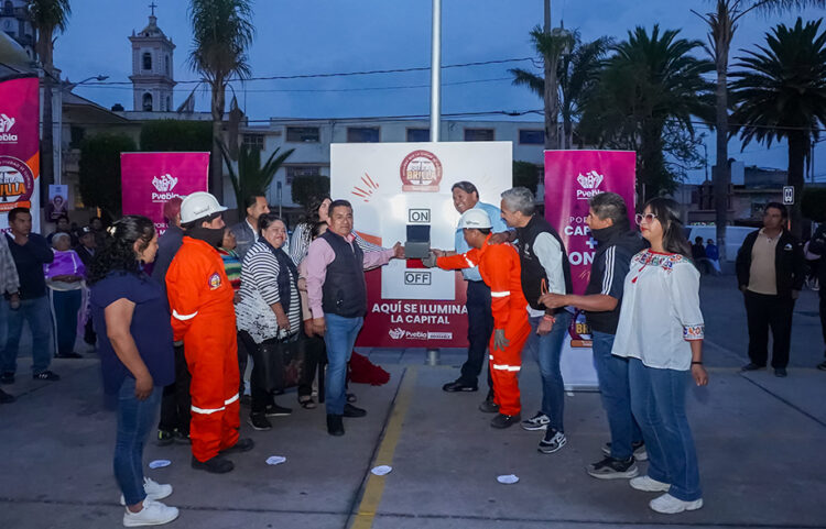 Se ilumina San Miguel Canoa con tecnología LED gracias a Puebla Brilla