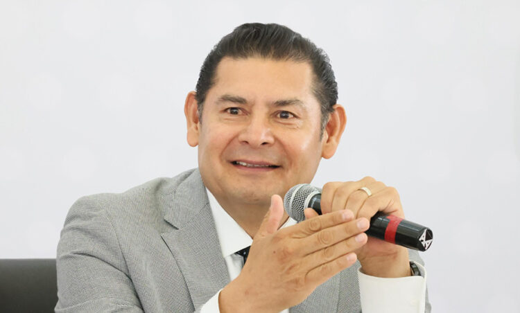 Gobernador Armenta llama a poblanos a no permitir extorsión ni corrupción