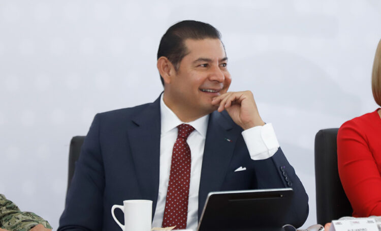 Gobierno estatal y empresas automotrices fortalecen competitividad de la industria