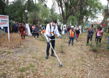 Colonos demuestran su amor a Puebla con Faena Comunitaria