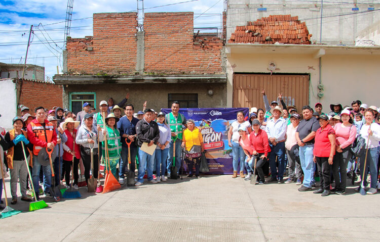 Edil de Huejotzingo realiza faena en la cabecera municipal