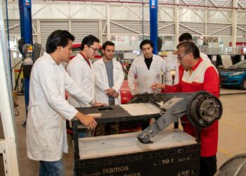 La piedra angular del cambio: IBERO Puebla celebra el Día del Maestro