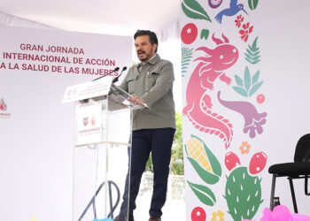 Encabezan Clara Brugada y Zoé Robledo gran jornada de salud para mujeres; anuncian seis programas de atención