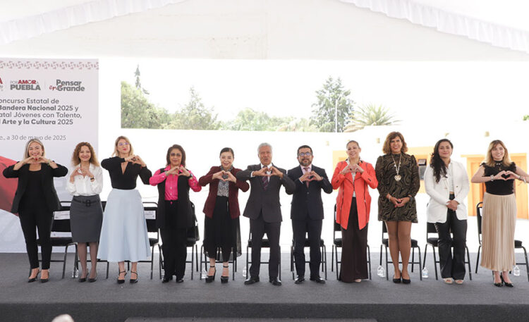 Juventud poblana honra valores patrios e impulsa su formación integral