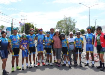 Tonantzin Fernández participa con el gobernador Alejandro Armenta y alcaldes en el 10° aniversario de la Vía Recreativa