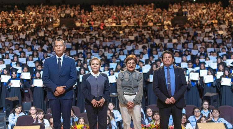 Concluyen sus estudios 745 alumnos de la Preparatoria 2 de Octubre de 1968