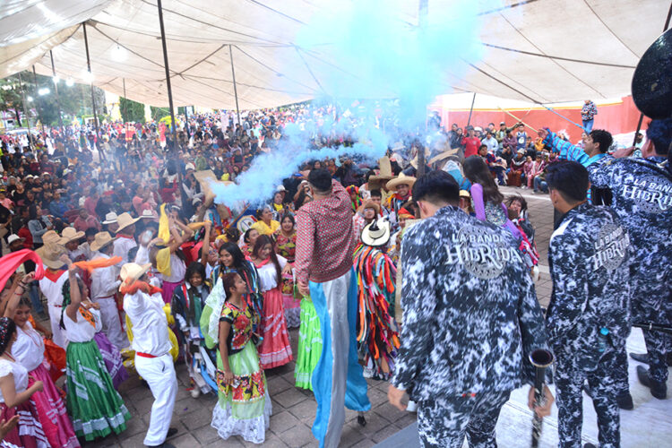 Participan en la Feria Patronal de San Juan Bautista