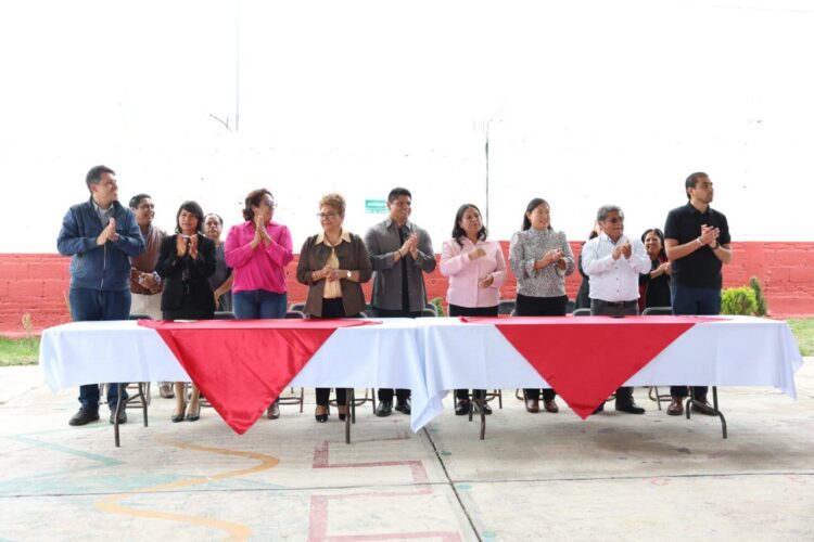 Entrega Omar Muñoz obras de rehabilitación en CAIC de San Lorenzo Almecatla