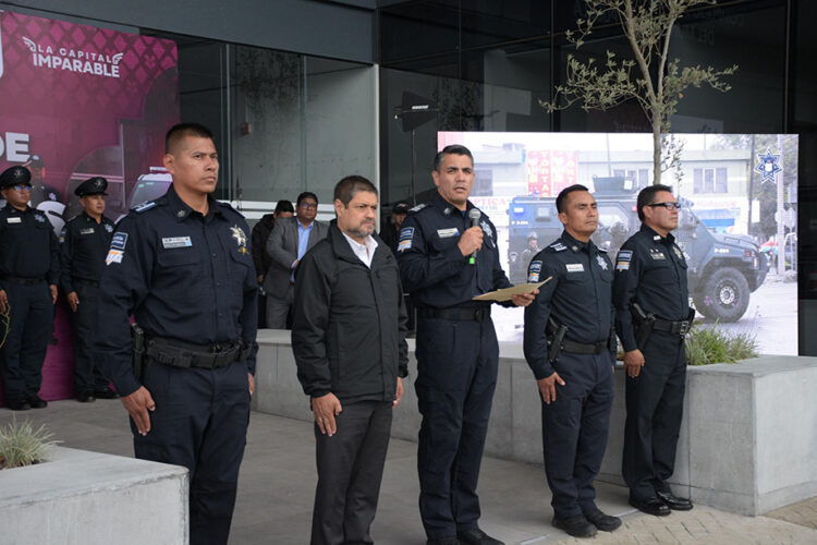 Entrega SSC uniformes a elementos operativos de la Policía de la Ciudad