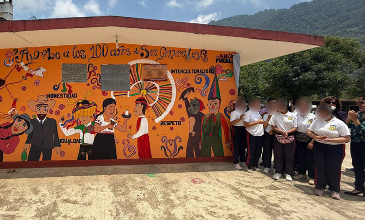 Inauguran mural “Rumbo a los 100 años de Secundarias Generales” en Cuautempan