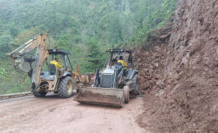 Atiende Gobierno del Estado de forma oportuna deslaves y derrumbes en la Sierra Norte