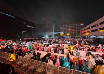 ¡Ni la lluvia detuvo la Salsa! fanáticos caraqueños armaron la rumba en Salsa en La Terraza #4