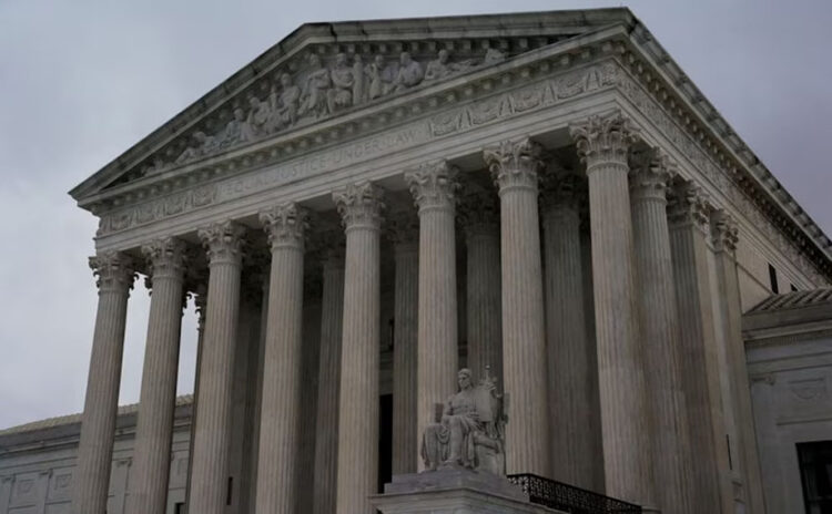 Trump podrá hacer lo que quiera al fallar la Corte Suprema de limitar a jueces