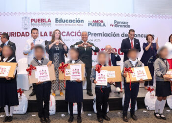 Reconocen a ganadores de la Olimpiada del Conocimiento 2025