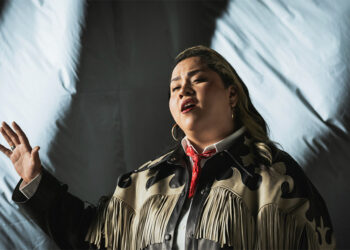 «Era él o era yo»: el nuevo lanzamiento de Vivir Quintana, un canto de defensa propia y resistencia