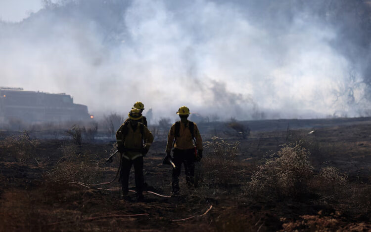 Incendio en California rebasa las 14 mil hectáreas arrasadas