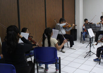 Fomenta UTH la cultura y el bienestar con clases instrumentales gratuitas