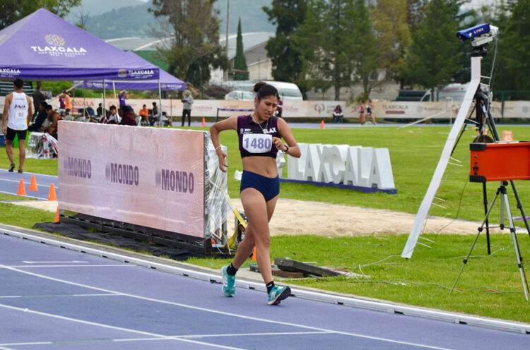 Debuta María Guadalupe Pluma con medalla de bronce en los 10 mil metros marcha de la Olimpiada Nacional