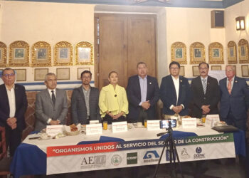 Unen esfuerzos colegios y organismos de la construcción en favor de Puebla