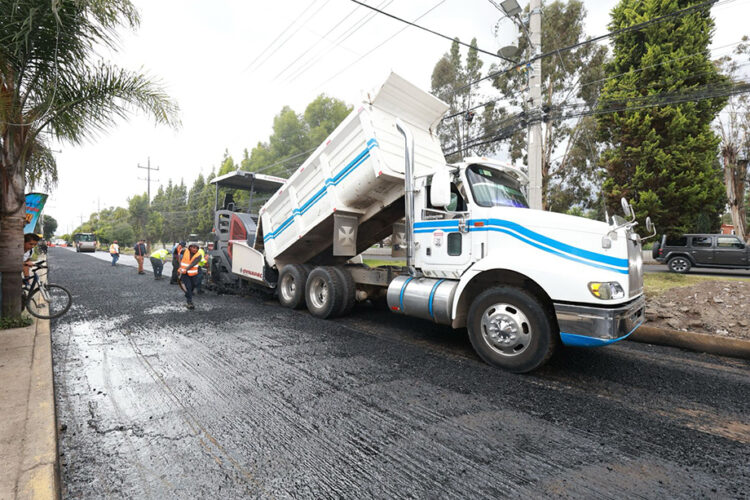 Avanza rehabilitación de laterales de la Recta a Cholula; paz, bienestar y conectividad